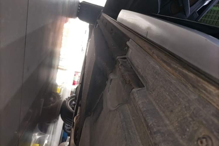 Used Audi Q5L 2018 40 TFSI Prestige Edition China V Left Side Sill