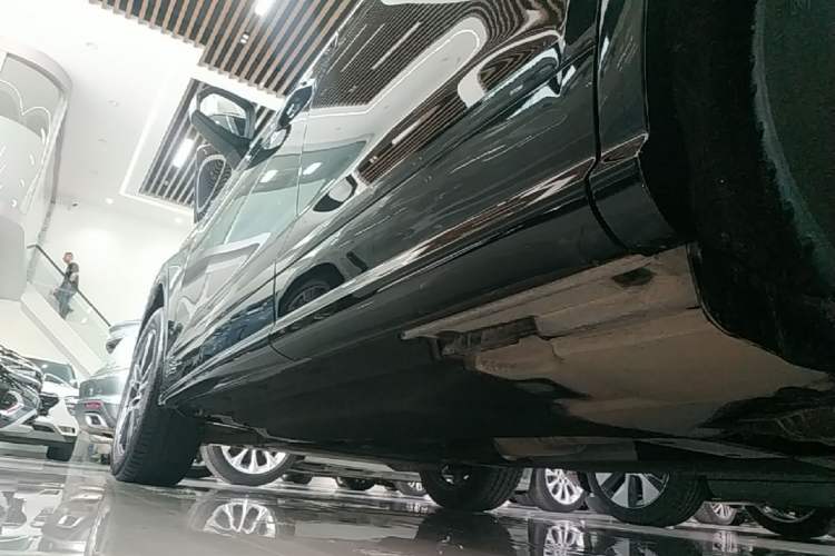 Used Audi Q5L 2018 40 TFSI Prestige Fashion Edition China VI Left Side Sill