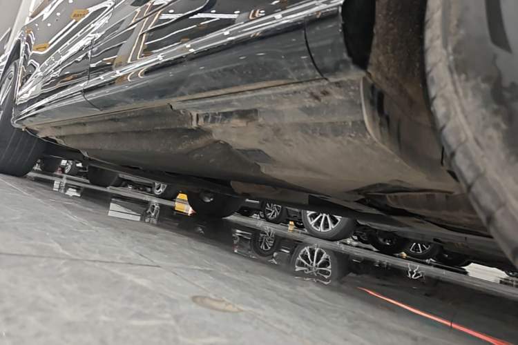 Used Audi Q5L 2018 45 TFSI Prestige Fashion Edition China VI Emission Standard Left Side Sill