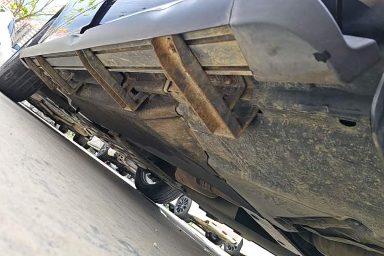Used Audi Q5L 2018 45 TFSI Prestige Fashion Edition China VI Emission Standard Left Side Sill