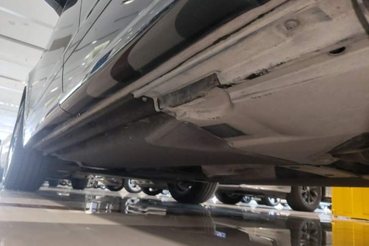 Used Audi Q5L 2018 40 TFSI Prestige Fashion Edition China VI Left Side Sill