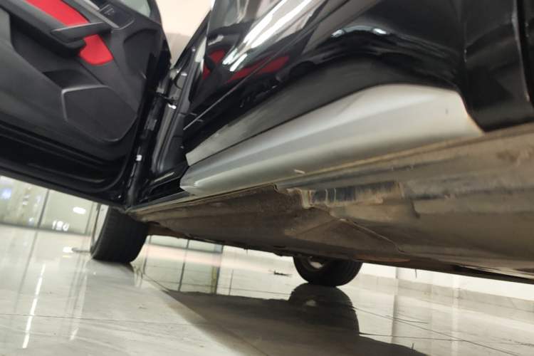 Used Audi Q5L 2018 40 TFSI Prestige Edition China V Left Side Sill