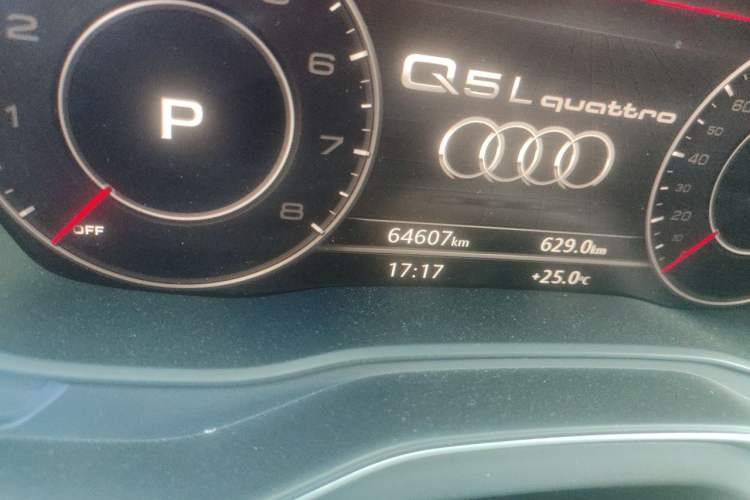 Used Audi Q5L 2018 40 TFSI Prestige Fashion Edition China V Odometer Close Up