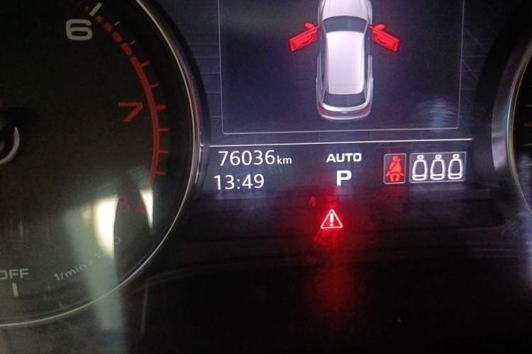 Used Audi Q5L 2018 40 TFSI Prestige Edition China VI Emission Standard Odometer Close Up