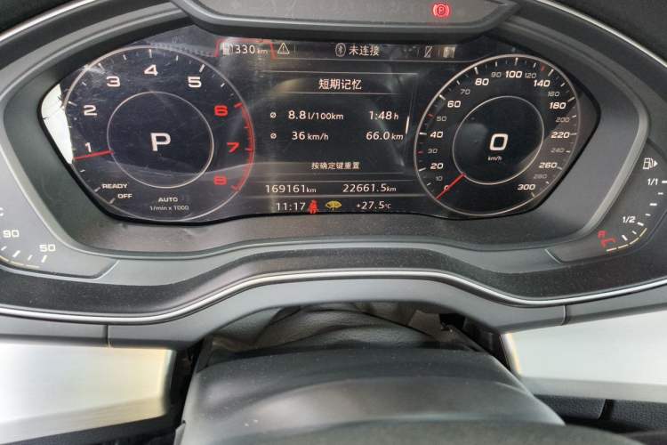 Used Audi Q5L 2018 40 TFSI Prestige Fashion Edition China VI Odometer Close Up