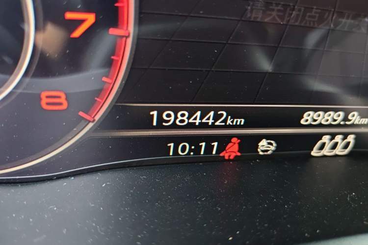 Used Audi Q5L 2018 40 TFSI Prestige Fashion Edition China VI Odometer Close Up
