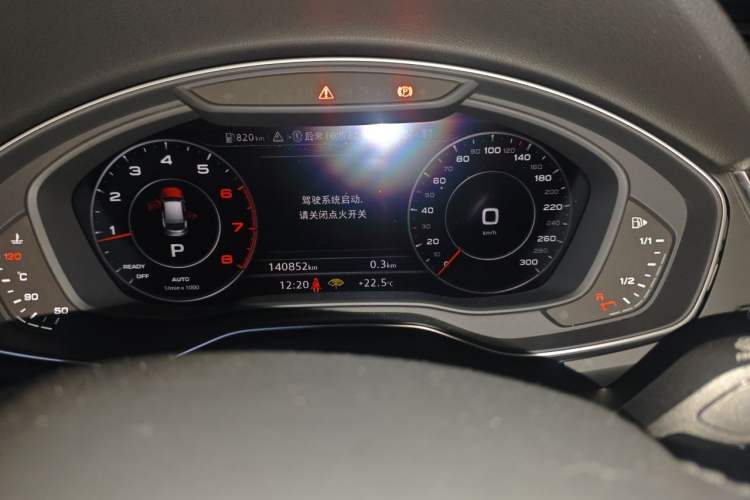 Used Audi Q5L 2018 40 TFSI Prestige Fashion Edition China VI Odometer Close Up