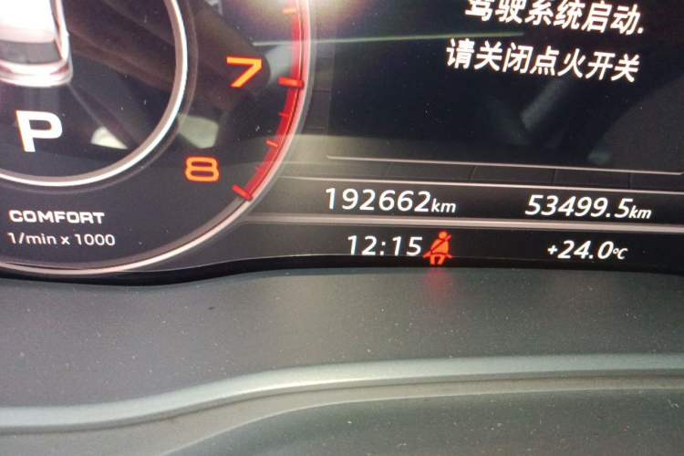 Used Audi Q5L 2018 40 TFSI Prestige Fashion Edition China VI Odometer Close Up
