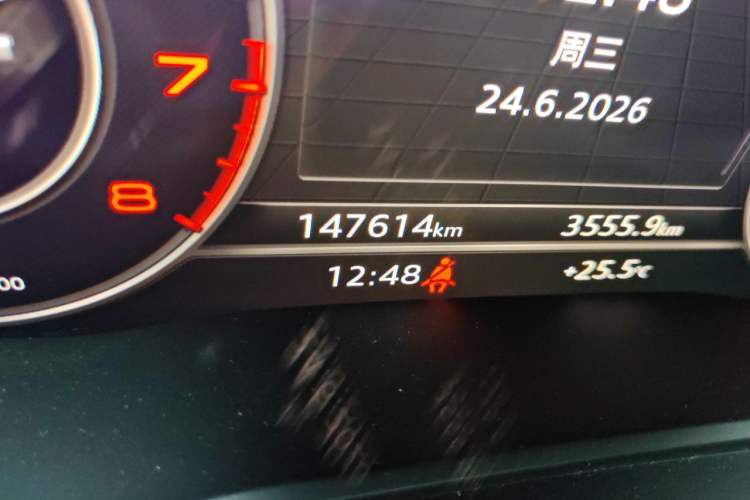 Used Audi Q5L 2018 45 TFSI Prestige Fashion Edition China V Emission Standard Odometer Close Up