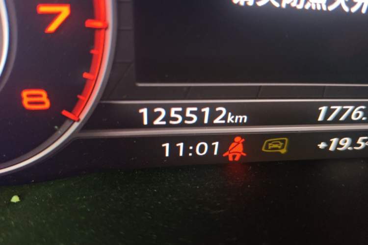 Used Audi Q5L 2018 45 TFSI Prestige Elegant Edition China VI Odometer Close Up