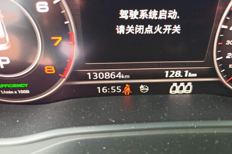 Used Audi Q5L 2018 45 TFSI Prestige Fashion Edition China VI Emission Standard Odometer Close Up