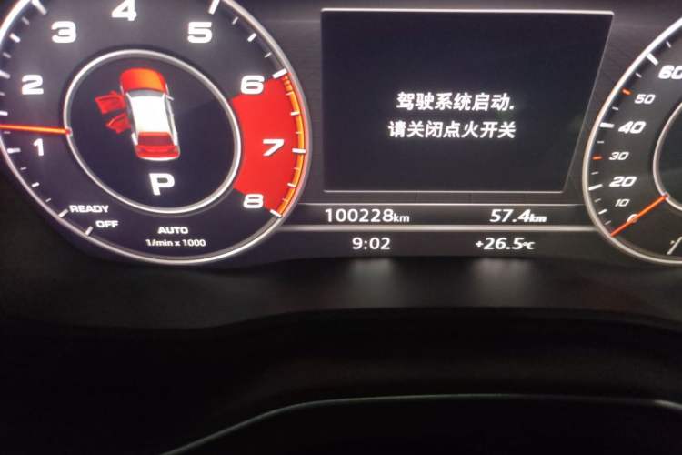 Used Audi Q5L 2018 40 TFSI Prestige Fashion Edition China VI Odometer Close Up