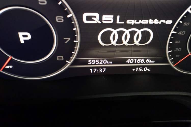 Used Audi Q5L 2018 40 TFSI Prestige Fashion Edition China V Odometer Close Up