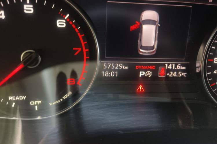 Used Audi Q5L 2018 40 TFSI Prestige Fashion Edition China VI Odometer Close Up