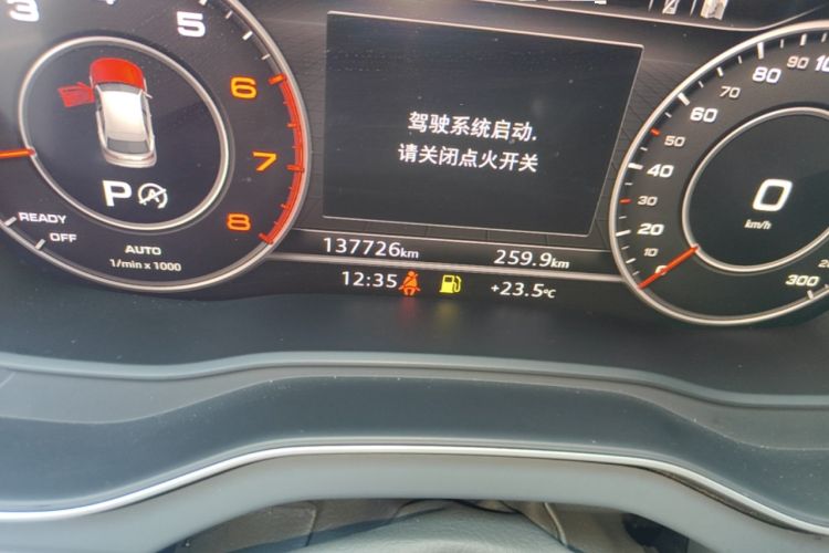 Used Audi Q5L 2018 40 TFSI Prestige Fashion Edition China VI Odometer Close Up