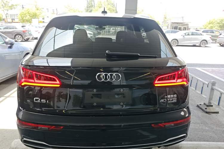 Used Audi Q5L 2018 40 TFSI Prestige Fashion Edition China VI Rear