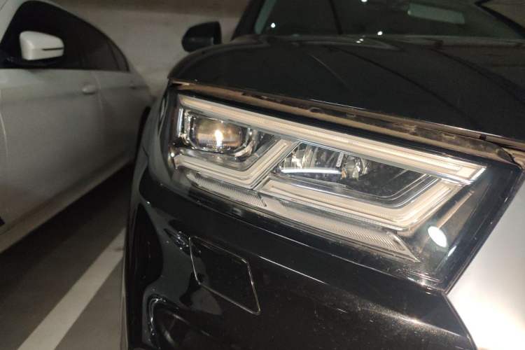 Used Audi Q5L 2018 40 TFSI Prestige Fashion Edition China VI Right Front Headlight