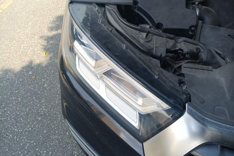 Used Audi Q5L 2018 40 TFSI Prestige Fashion Edition China VI Right Front Headlight