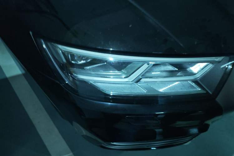 Used Audi Q5L 2018 40 TFSI Prestige Fashion Edition China V Right Front Headlight