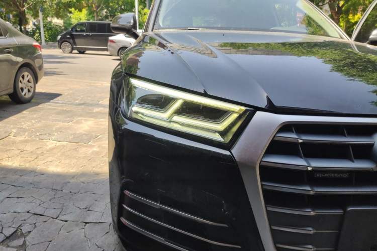 Used Audi Q5L 2018 40 TFSI Prestige Fashion Edition China VI Right Front Headlight