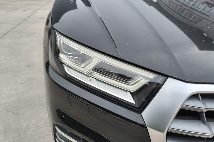 Used Audi Q5L 2018 40 TFSI Prestige Fashion Edition China VI Right Front Headlight