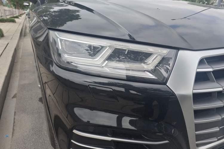 Used Audi Q5L 2018 40 TFSI Prestige Fashion Edition China VI Right Front Headlight