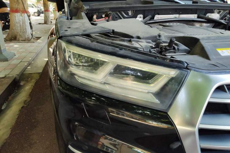 Used Audi Q5L 2018 40 TFSI Prestige Fashion Edition China VI Right Front Headlight