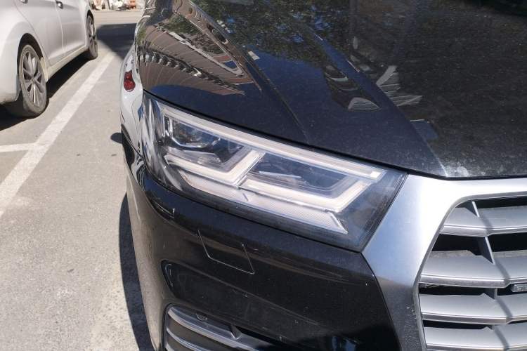 Used Audi Q5L 2018 40 TFSI Prestige Fashion Edition China V Right Front Headlight