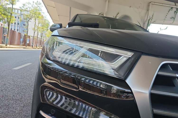 Used Audi Q5L 2018 40 TFSI Prestige Fashion Edition China VI Right Front Headlight