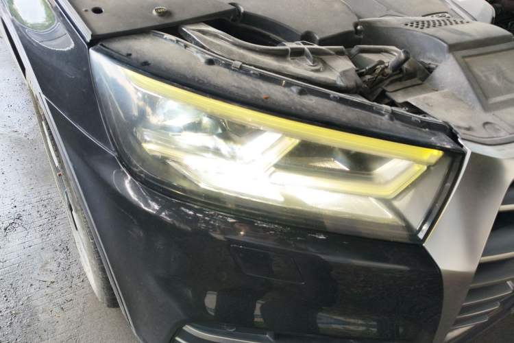 Used Audi Q5L 2018 40 TFSI Prestige Fashion Edition China VI Right Front Headlight