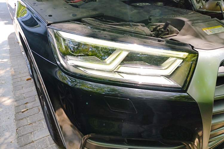 Used Audi Q5L 2018 45 TFSI Prestige Fashion Edition China VI Emission Standard Right Front Headlight