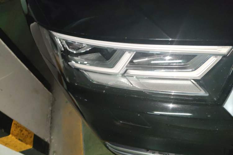 Used Audi Q5L 2018 40 TFSI Prestige Fashion Edition China VI Right Front Headlight