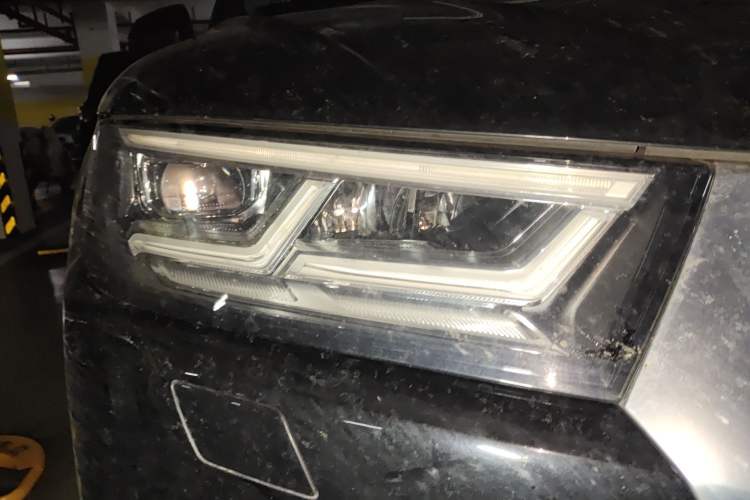 Used Audi Q5L 2018 40 TFSI Prestige Fashion Edition China V Right Front Headlight