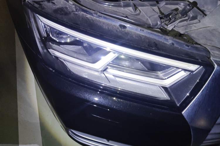 Used Audi Q5L 2018 40 TFSI Prestige Fashion Edition China VI Right Front Headlight