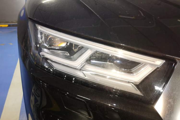 Used Audi Q5L 2018 40 TFSI Prestige Fashion Edition China V Right Front Headlight
