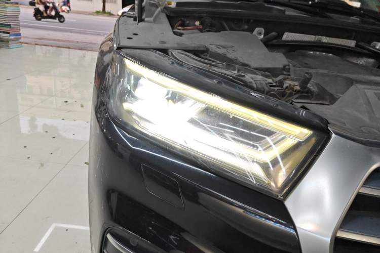 Used Audi Q5L 2018 40 TFSI Prestige Fashion Edition China V Right Front Headlight