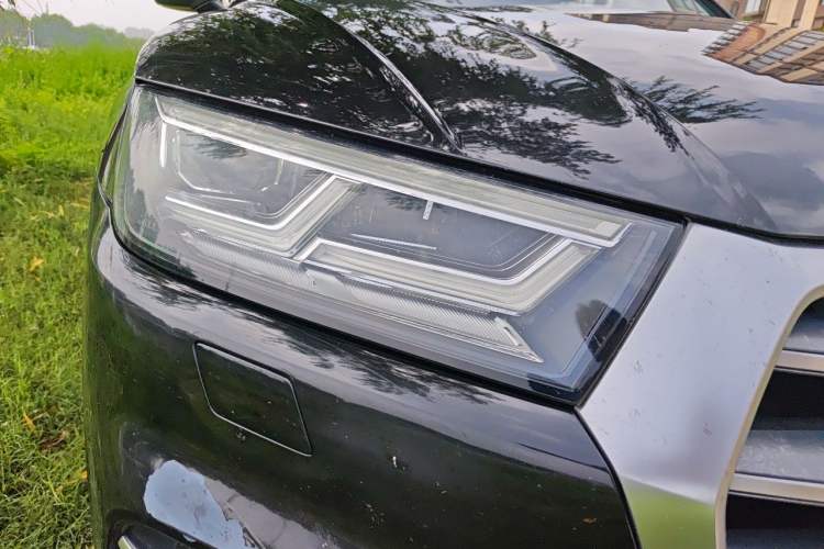 Used Audi Q5L 2018 40 TFSI Prestige Fashion Edition China VI Right Front Headlight