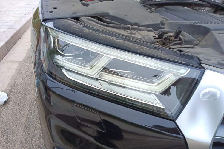 Used Audi Q5L 2018 40 TFSI Prestige Fashion Edition China VI Right Front Headlight