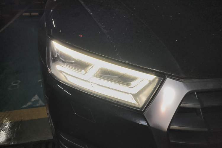 Used Audi Q5L 2018 45 TFSI Prestige Fashion Edition China V Emission Standard Right Front Headlight