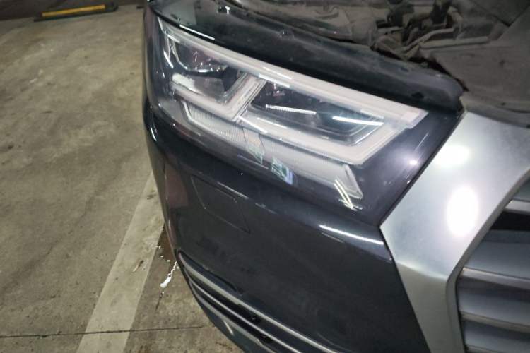 Used Audi Q5L 2018 40 TFSI Prestige Fashion Edition China VI Right Front Headlight