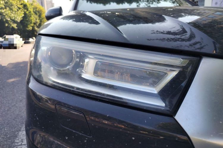Used Audi Q5L 2018 40 TFSI Prestige Edition China VI Emission Standard Right Front Headlight
