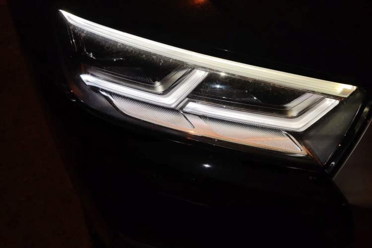 Used Audi Q5L 2018 40 TFSI Prestige Fashion Edition China V Right Front Headlight