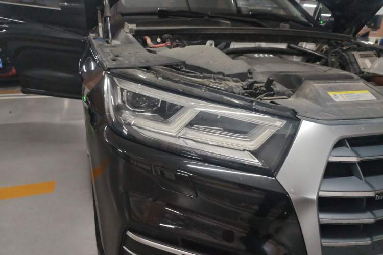Used Audi Q5L 2018 40 TFSI Prestige Fashion Edition China VI Right Front Headlight