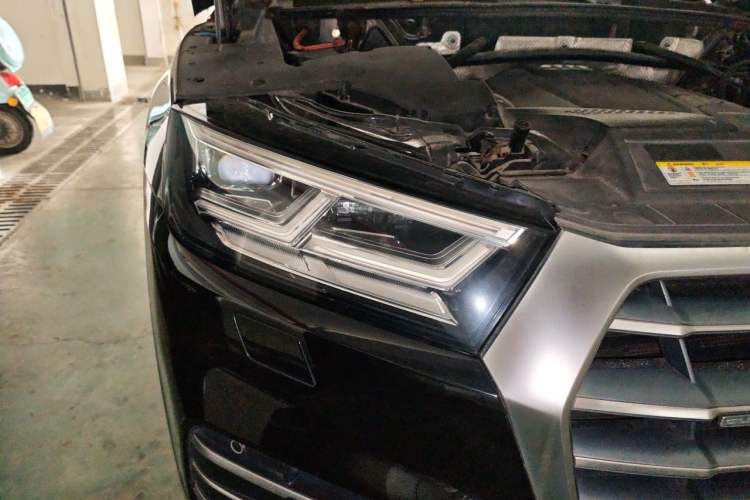 Used Audi Q5L 2018 45 TFSI Prestige Fashion Edition China V Emission Standard Right Front Headlight
