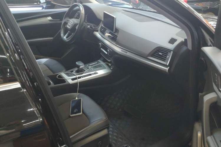 Used Audi Q5L 2018 40 TFSI Prestige Fashion Edition China VI Right Front Seat