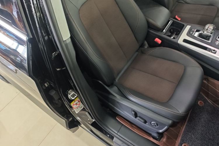 Used Audi Q5L 2018 40 TFSI Prestige Fashion Edition China VI Right Front Seat
