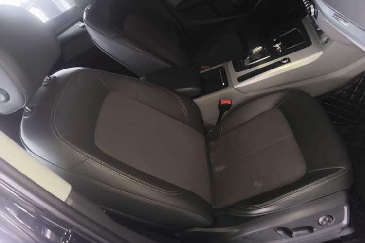 Used Audi Q5L 2018 40 TFSI Prestige Fashion Edition China VI Right Front Seat