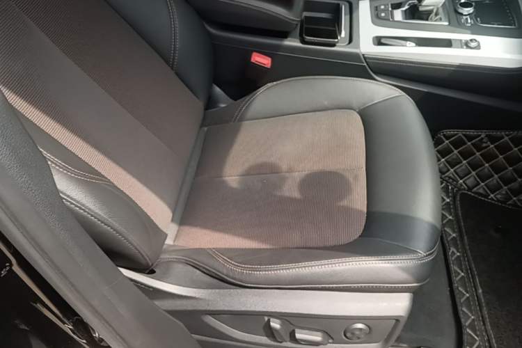 Used Audi Q5L 2018 40 TFSI Prestige Fashion Edition China VI Right Front Seat