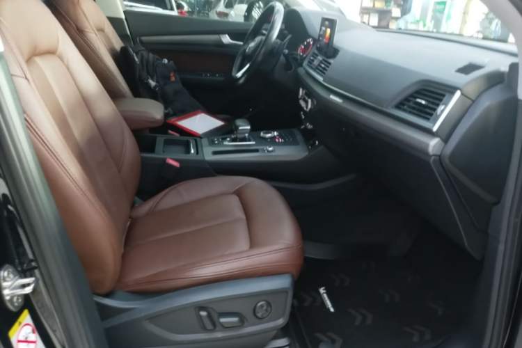 Used Audi Q5L 2018 40 TFSI Prestige Edition China V Right Front Seat