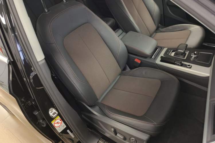 Used Audi Q5L 2018 40 TFSI Prestige Fashion Edition China VI Right Front Seat